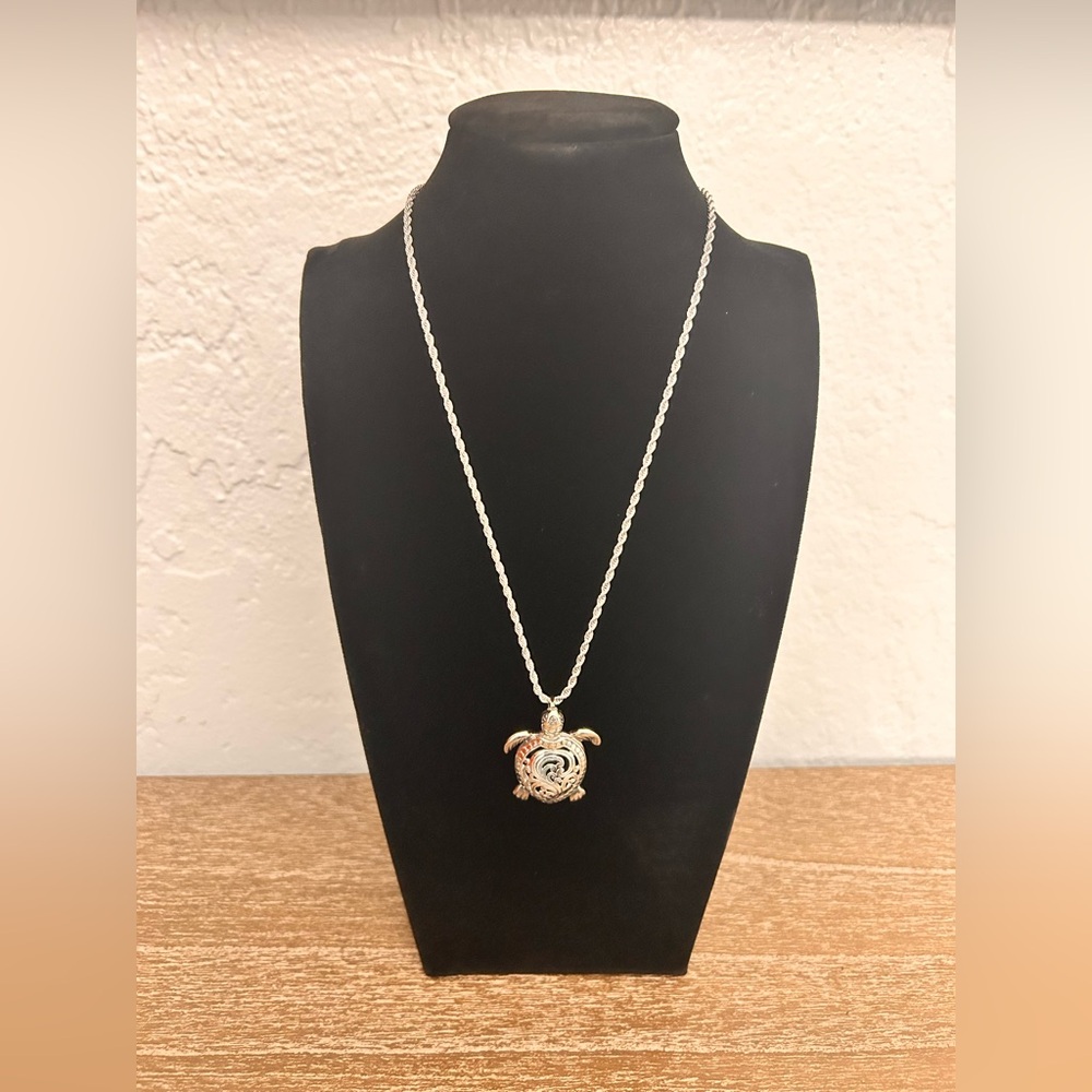 Silver Sea Turtle Pendant Necklace